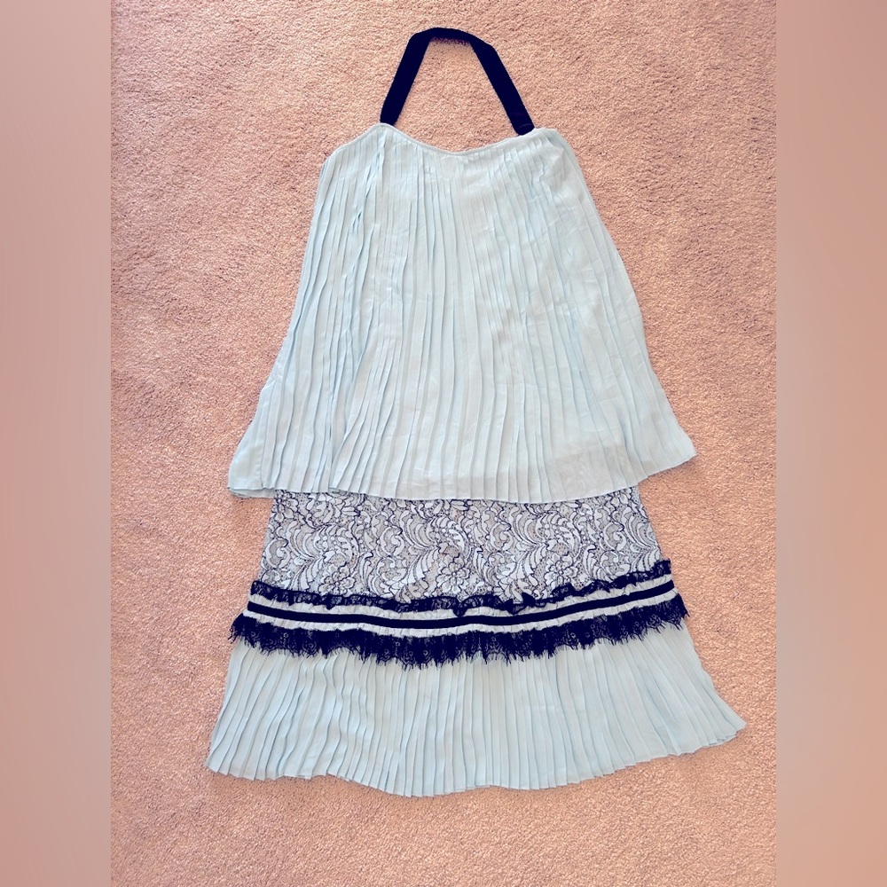 MissLace Elegant Pleated Lace-Detail Dress (brand new new, size M)